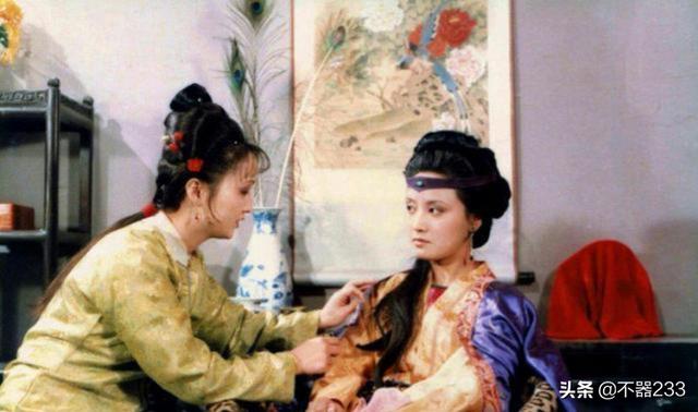 宝玉车内玩平儿第六回（第六回平儿宝玉凤姐）
